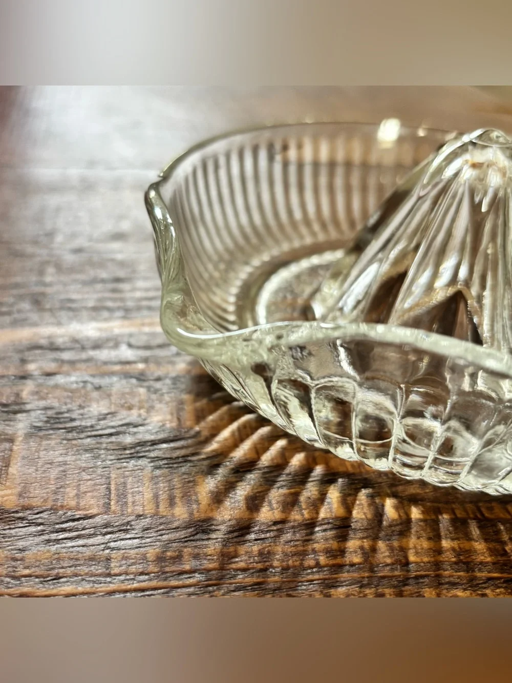 Clear Glass Citrus Juicer by